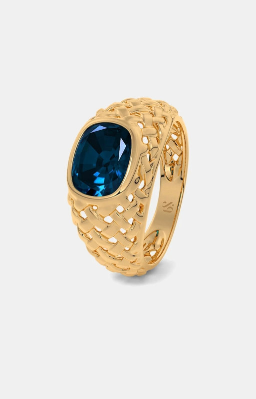 Elegant gold pleated ring
